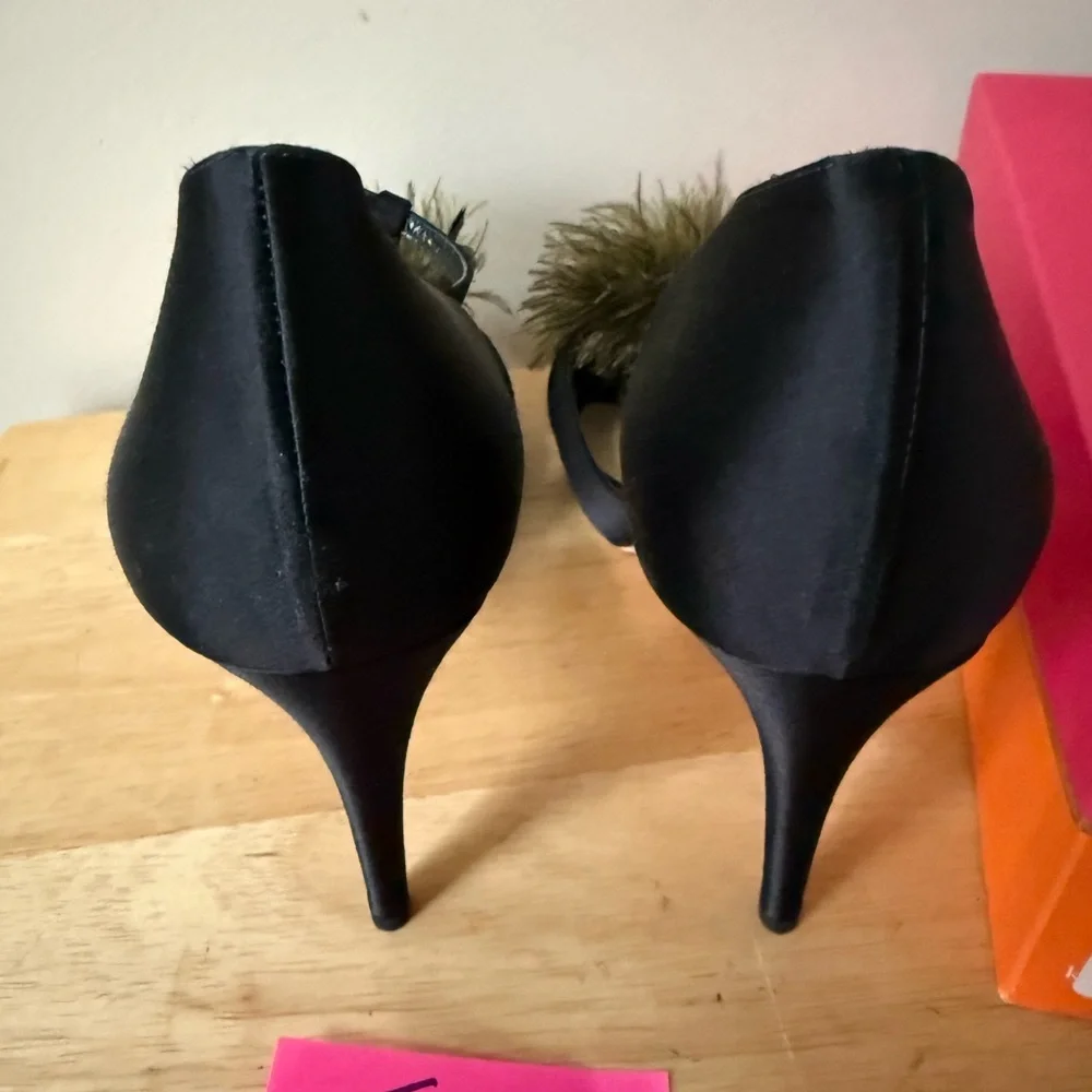 kate spade Black Satin Heels with T-strap Design and Feather Pom-pom Decoration - Picture 2 of 4